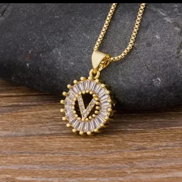 Jewelry - COPY - ❣️New Gold letter V Necklace